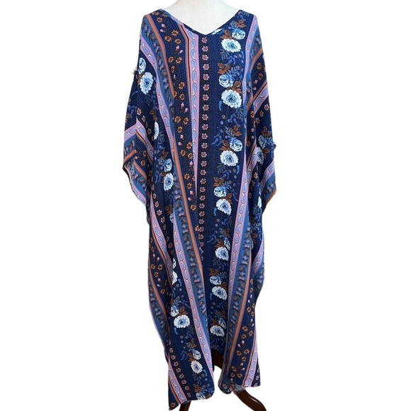 dwell & slumber Dresses & Skirts - Dwell & Slumber Purple Caftan